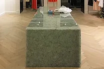 Stormy Grey Tisch